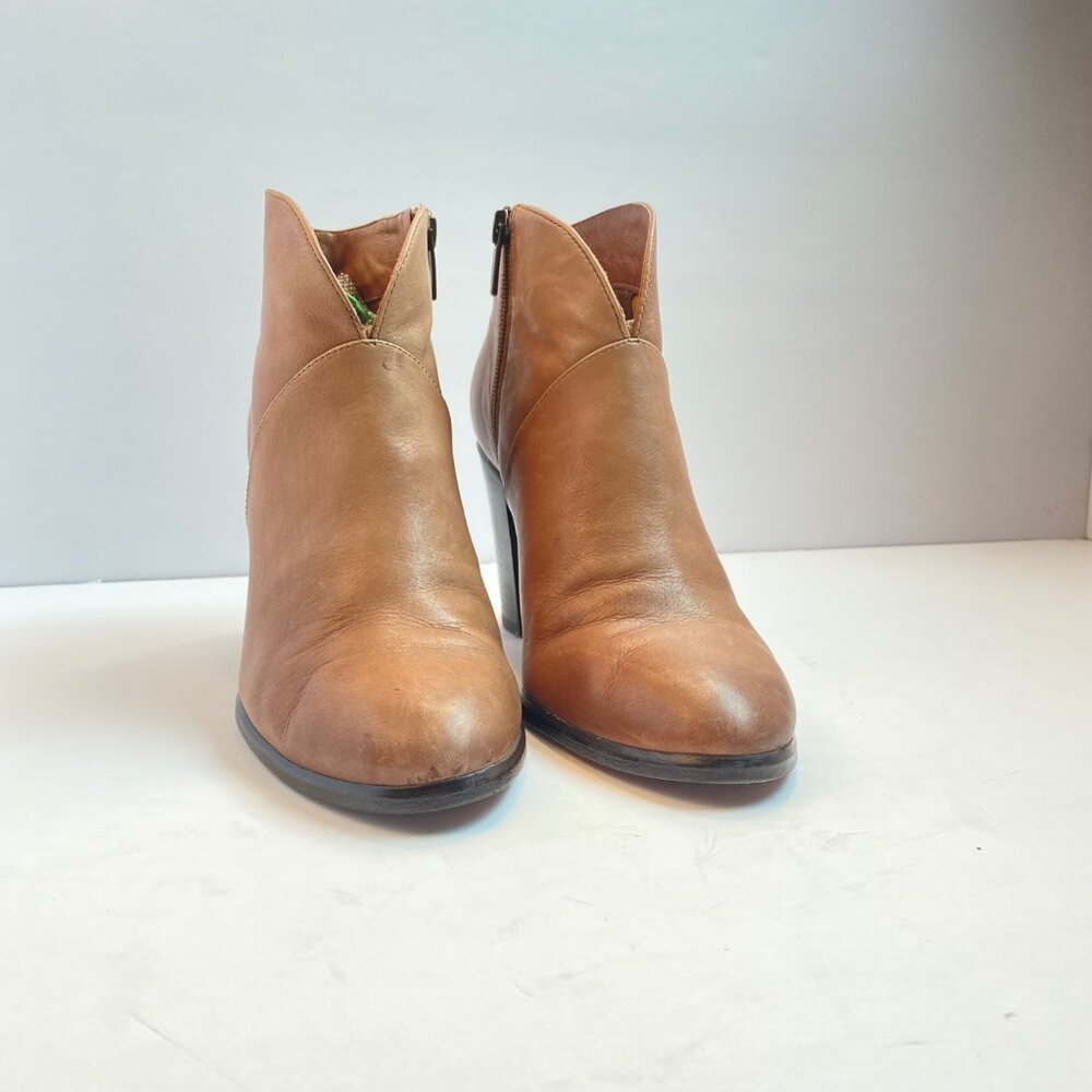 Vince Camuto Womens  Size 7.5  Ankle Booties Tan Leather  3" Block Heel - Picture 4 of 10